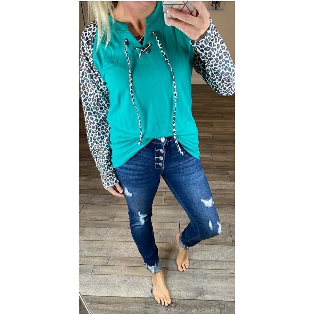 Sunshine & Rodeos Tunic Women's L Lace Up Cheetah‎ Long Sleeve Shirt Sweater Top